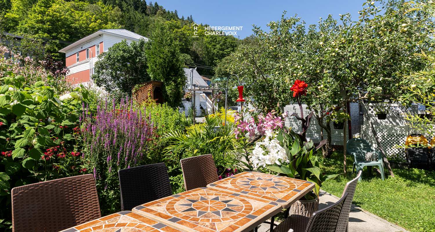 LOG-911 - Au coeur du Village.